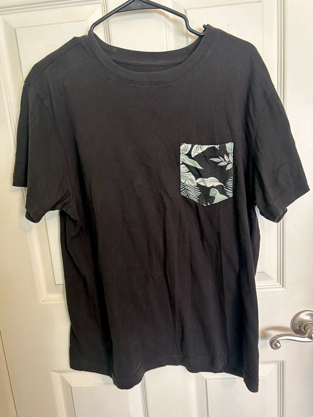 Original Use Black Short-Sleeve Crewneck T-Shirt with Tropical Pocket